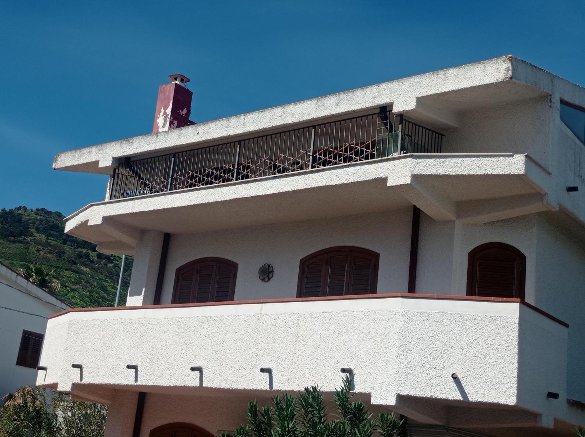 Mansarda Con Terrazzo Vista Mare Villa Oliveri Kültér fotó